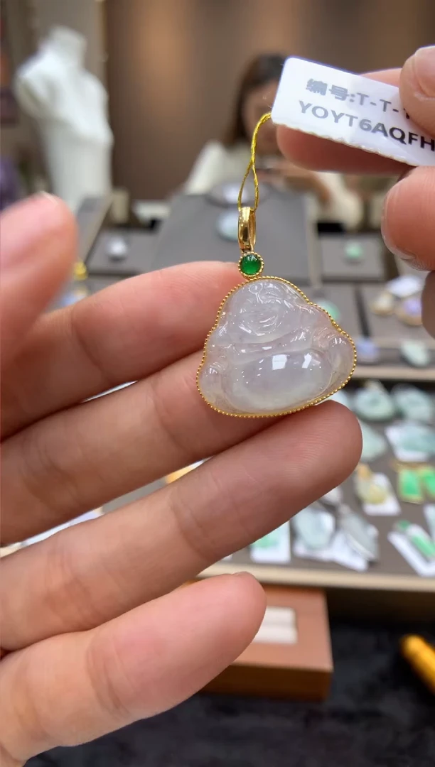 翡翠18K金镶嵌颈饰佛公