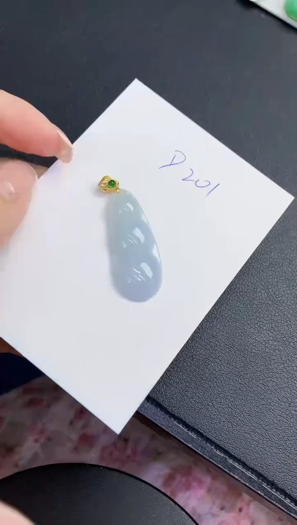 翡翠未镶嵌颈饰缅甸天然翡翠A货