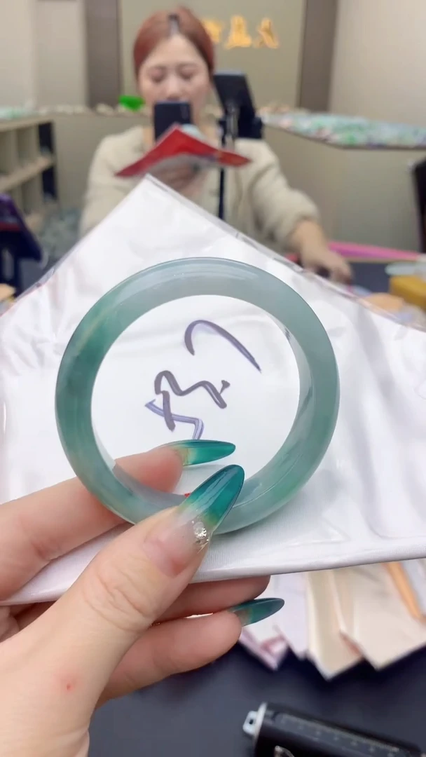 【闪购商品】翡翠手镯未镶嵌0246646337