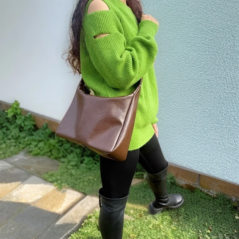 休闲风托特包单肩斜挎包复古百搭韩版肩包时尚女士腋下包气质简约