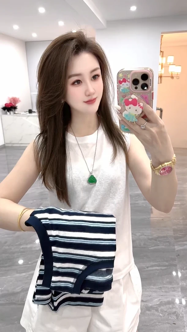 2025夏季新款时髦休闲百搭轻薄舒适透气圆领无袖外穿打底背心上衣