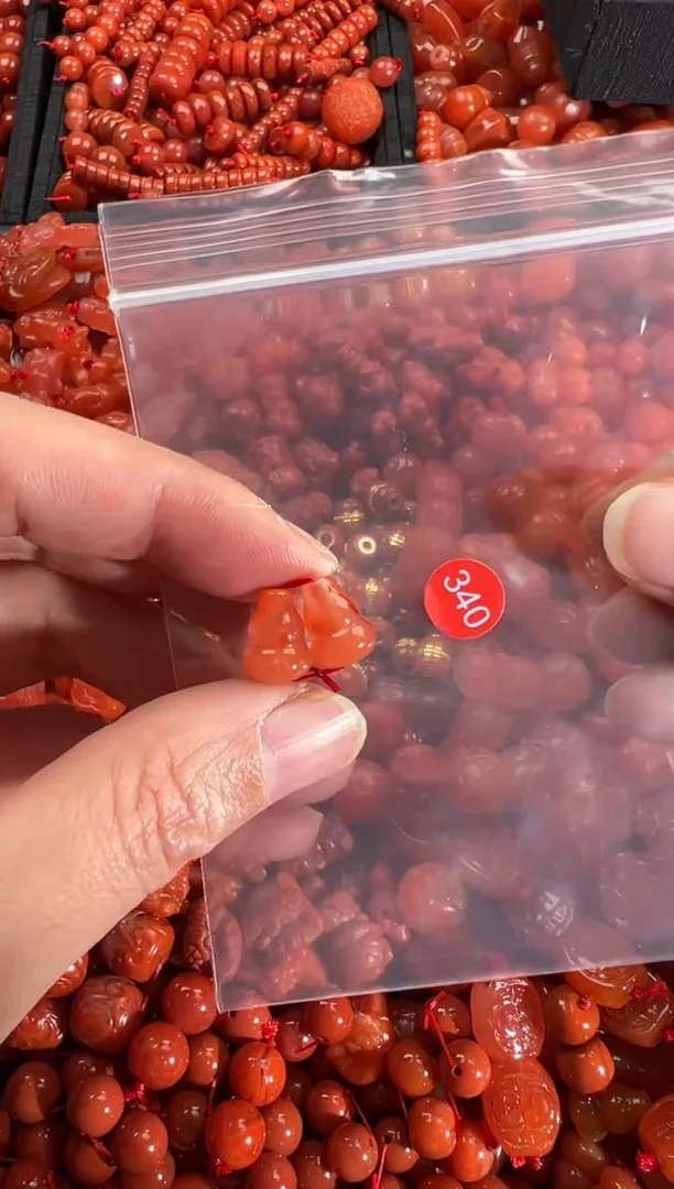【闪购商品】南红玛瑙颈饰未镶嵌1