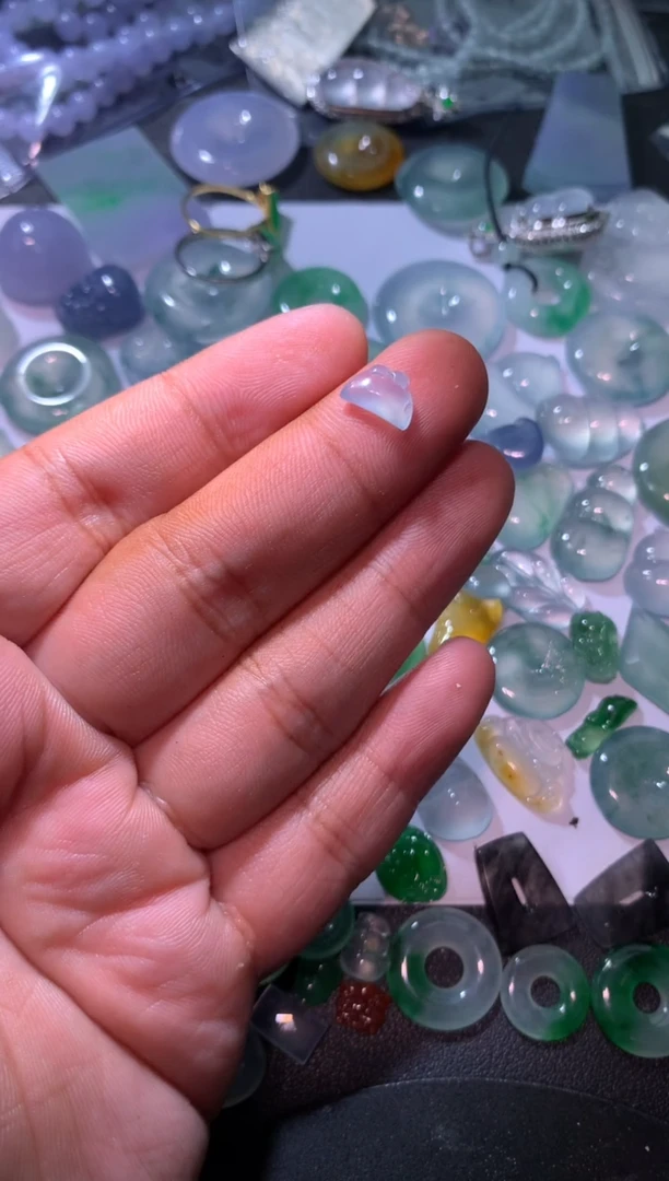 【闪购商品】翡翠颈饰未镶嵌月亮星星