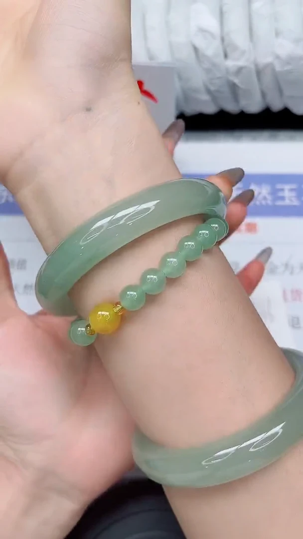 未镶嵌手镯石英质玉226-65