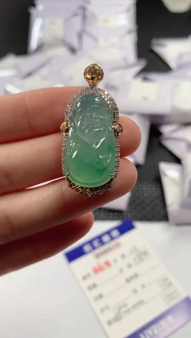 颈饰18K金镶嵌翡翠1