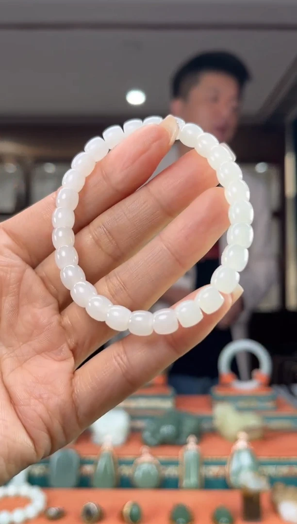 颈饰未镶嵌和田玉佩佩7mm左右