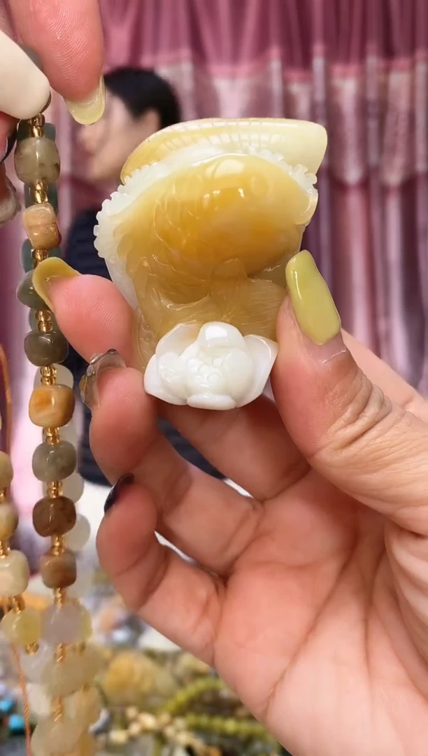未镶嵌岫玉吊坠
