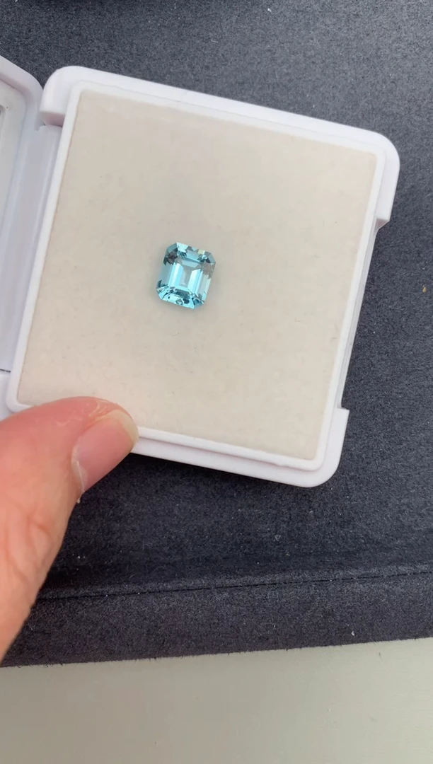 【闪购商品】海蓝宝石裸石未镶嵌2.1ct海蓝宝