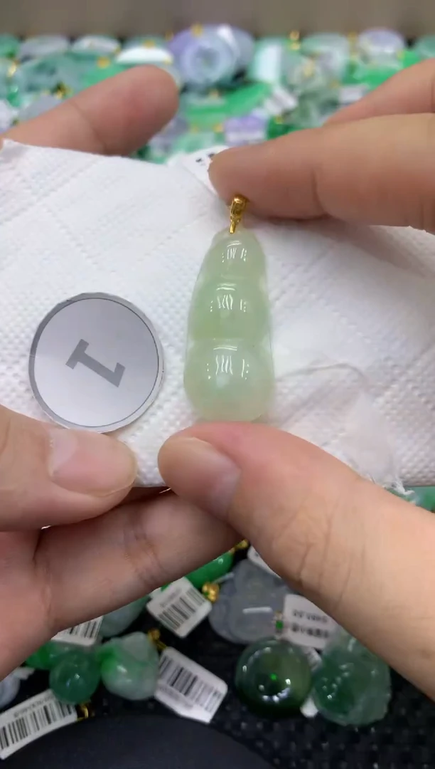 颈饰未镶嵌翡翠天然缅甸翡翠A货
