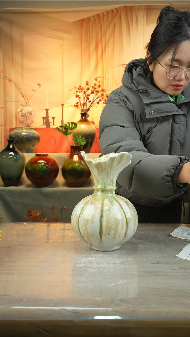 高 度26口  径15花瓶