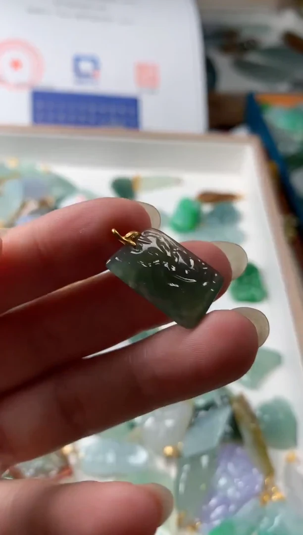 【闪购商品】翡翠颈饰18K金镶嵌吊坠