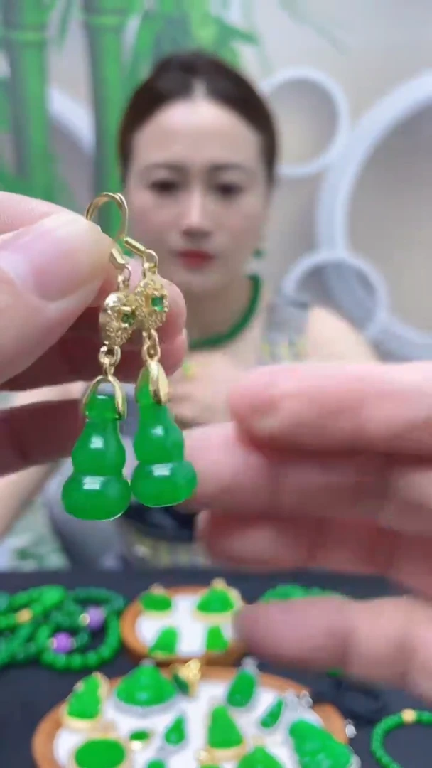 14K金镶嵌翡翠耳饰A103
