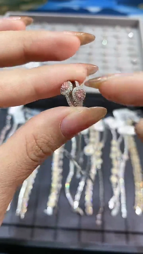 【闪购商品】钻石耳饰18K金镶嵌耳扣