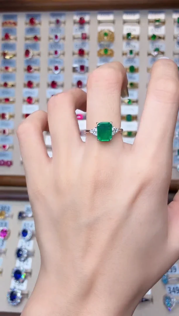 银S925镶嵌戒指祖母绿00