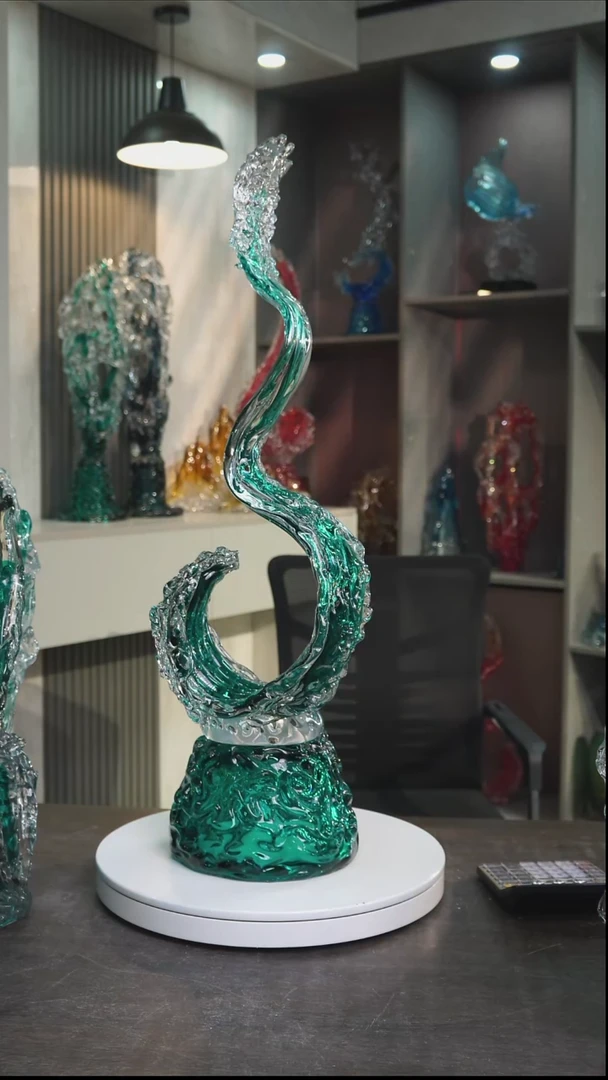 琉璃宁*湖水绿风生水起