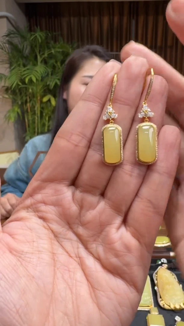 【闪购商品】和田玉11718K金镶嵌2.26冰冰多样性发货