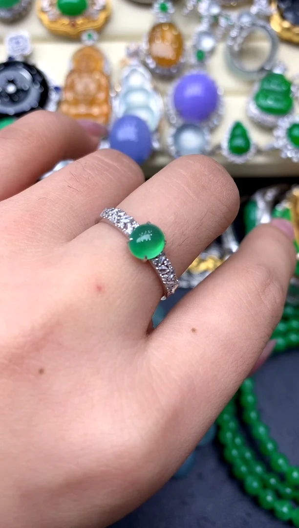 18K金镶嵌戒指翡翠137-中国好珍宝