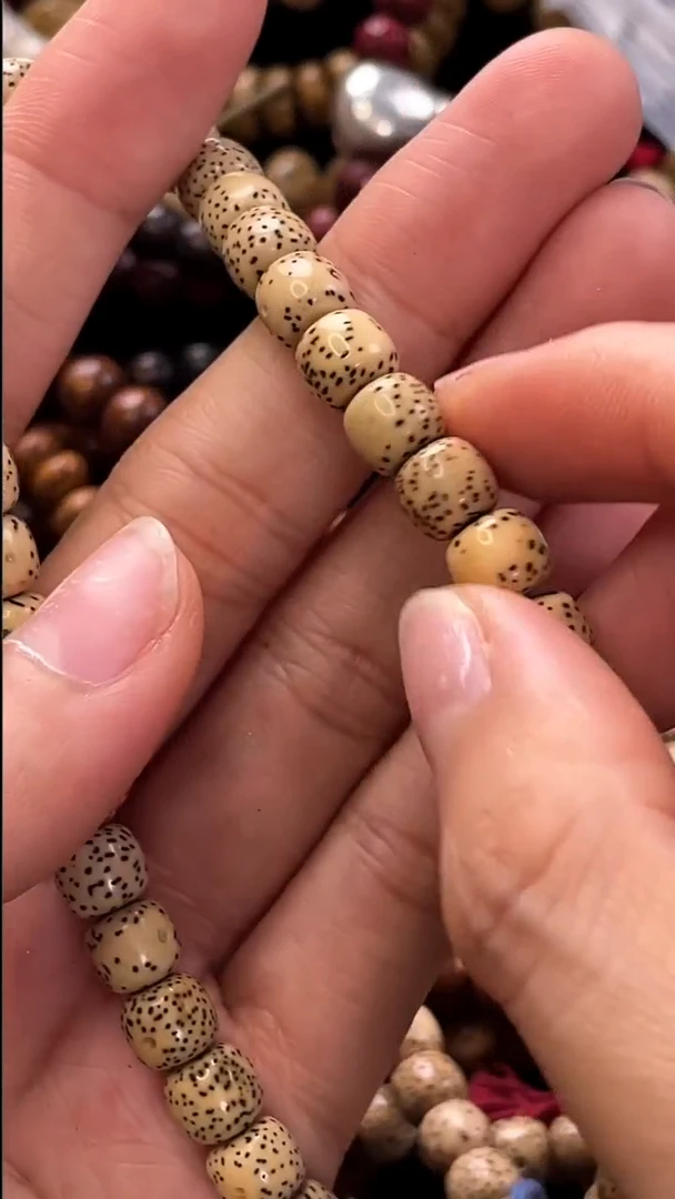 吊坠星月菩提精工级陈籽桶珠7*6.5长串（B）