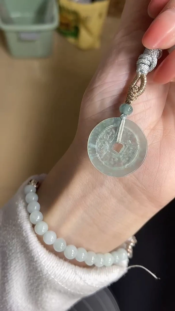 【闪购商品】翡翠颈饰未镶嵌铜钱