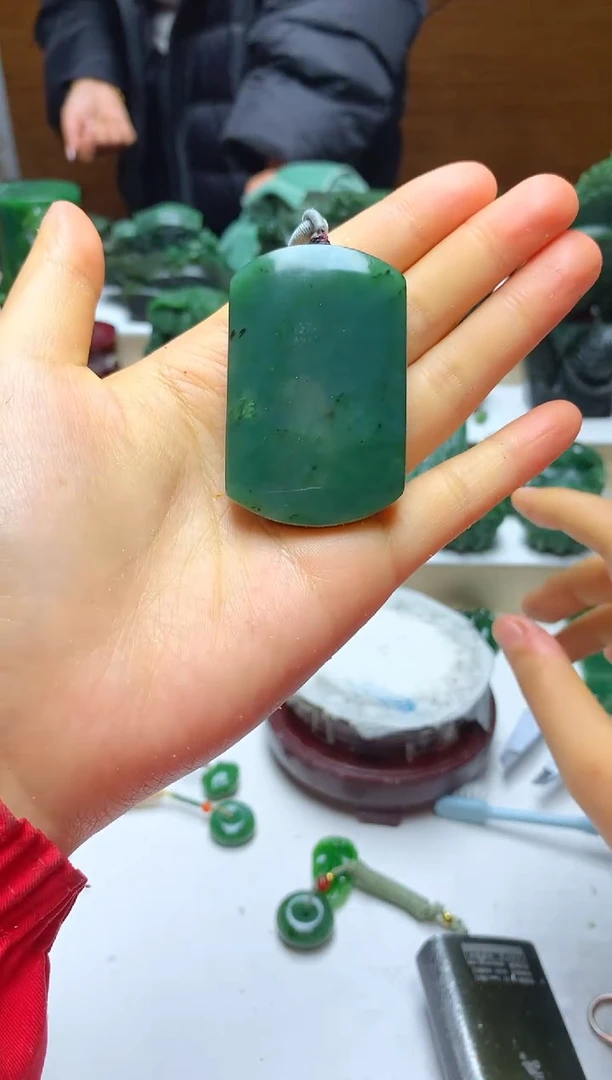 未镶嵌和田玉挂件1微瑕随机发货