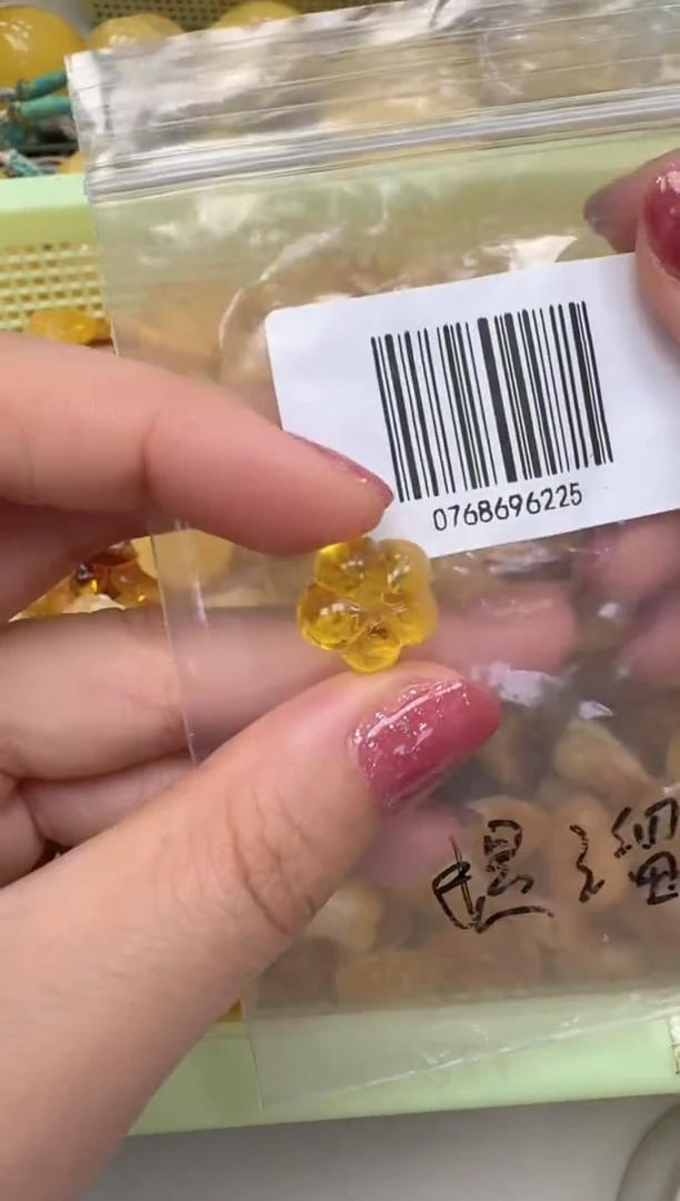 裸石琥珀未镶嵌如图