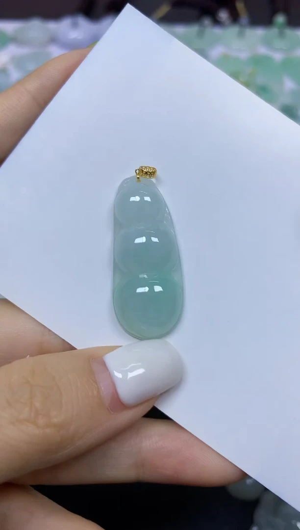 翡翠18K金镶嵌颈饰挂件