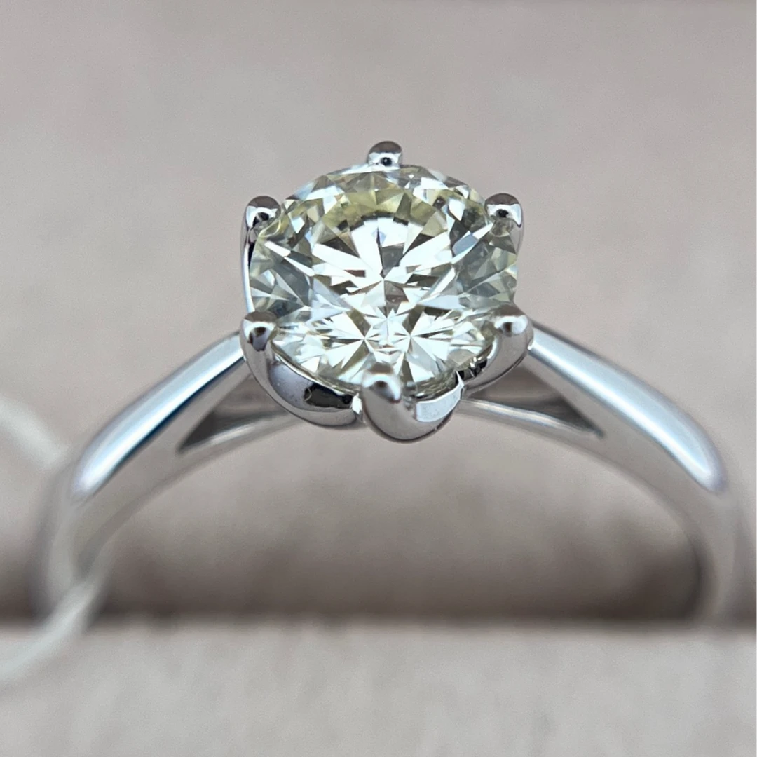 莱神通灵 1.03克拉六爪钻戒