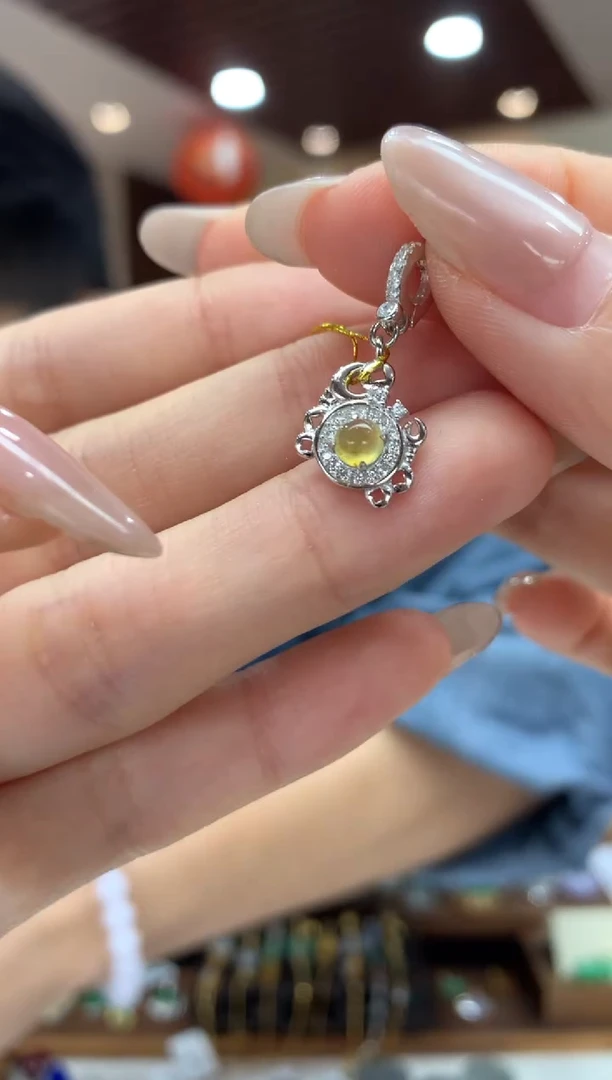 吊坠(不含链)未镶嵌翡翠蛋面