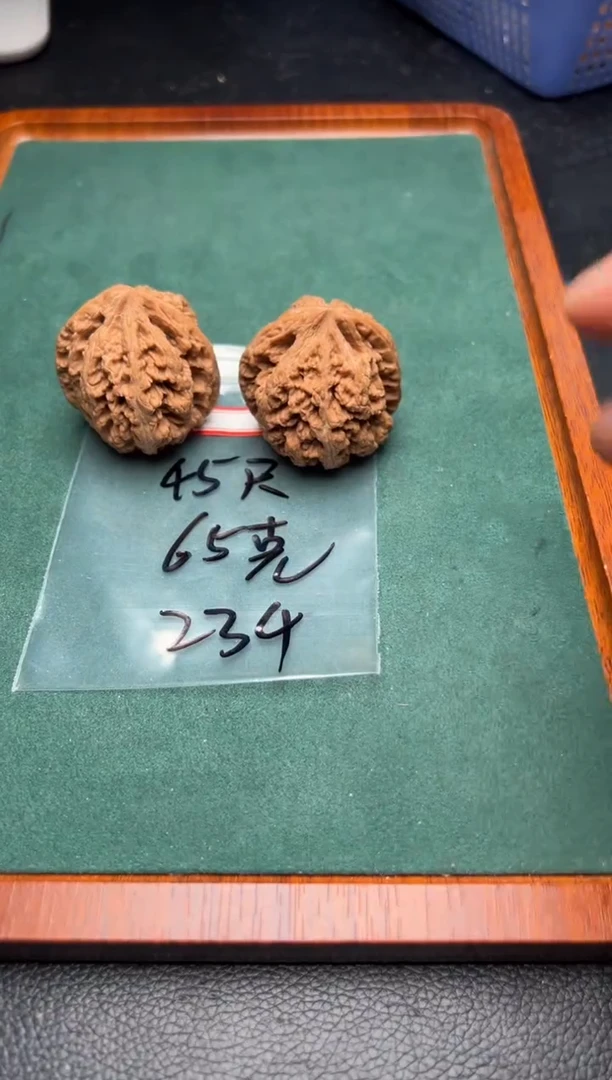 文玩核桃把件45粗筋全品