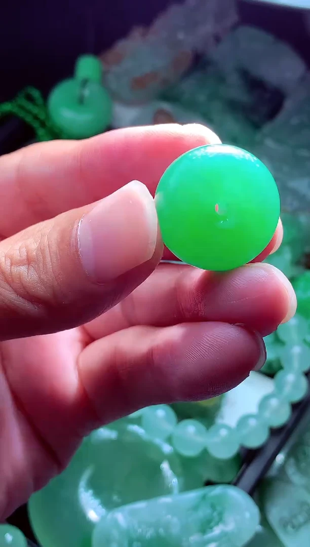 未镶嵌定制翡翠黎**?翡翠毛货定制