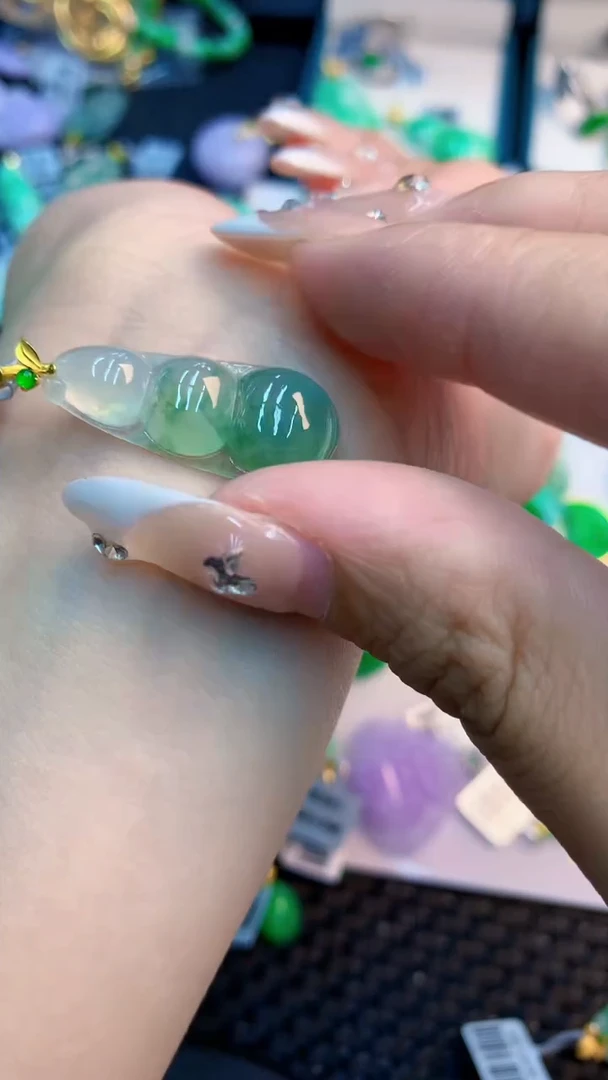 翡翠18K金镶嵌吊坠(不含链)1