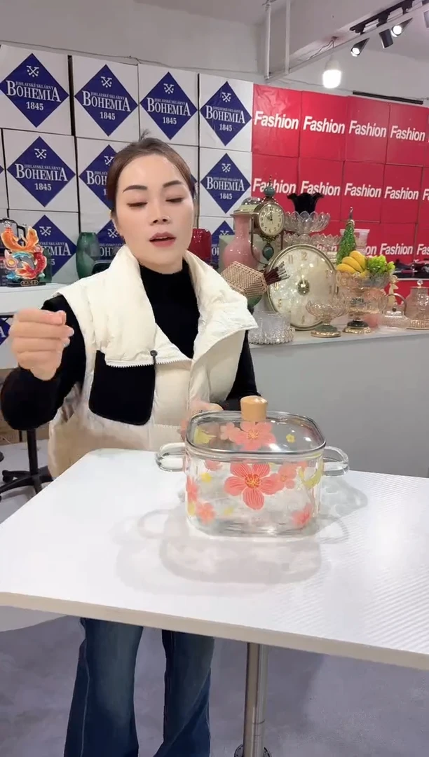 有机玻璃【老板娘】孤品高顿摆件