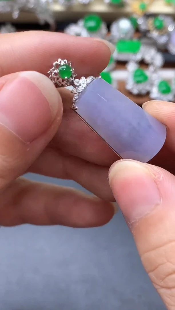 颈饰18K金镶嵌翡翠220-中国好珍宝