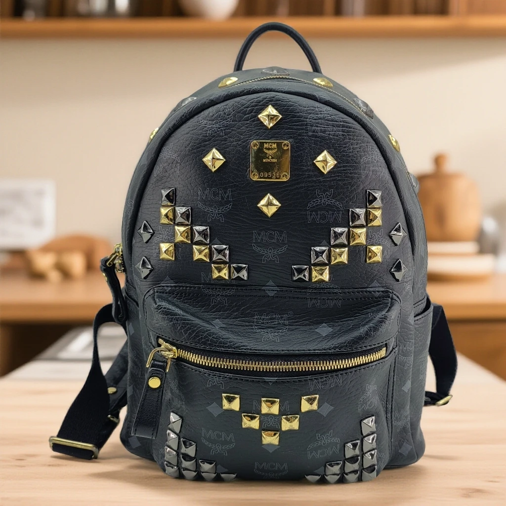 95新 MCM  黑色双肩包 1721 2315