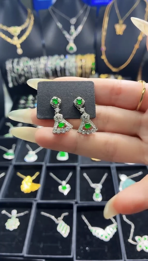 翡翠未镶嵌吊坠(不含链)天然翡翠a货 多样性发其一