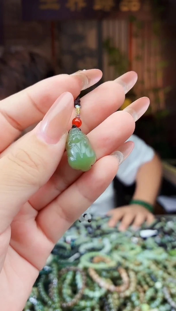 和田玉未镶嵌颈饰拍一发一