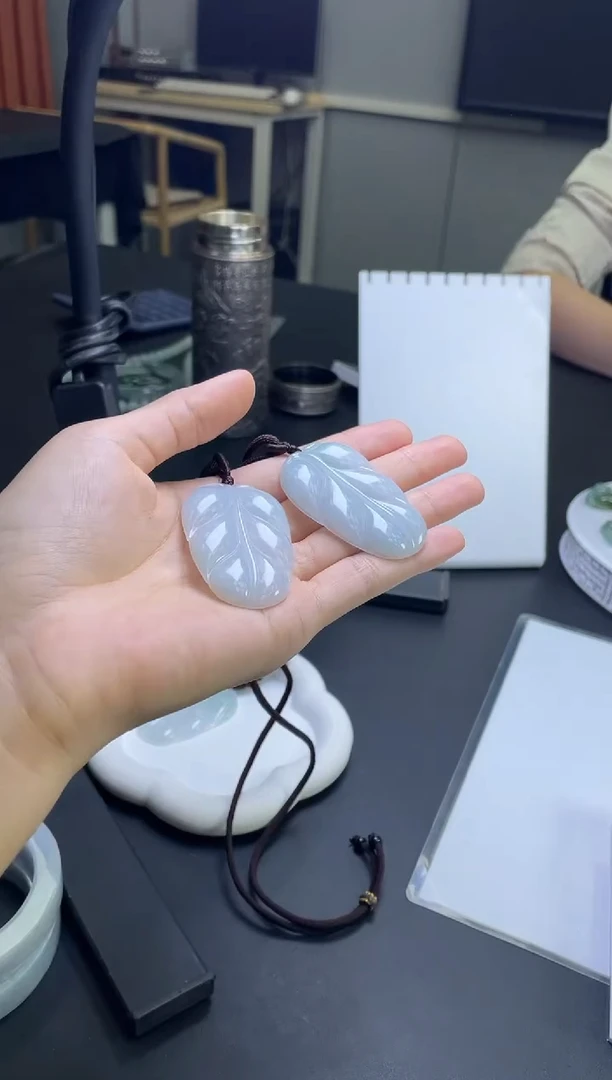 翡翠未镶嵌颈饰如意锁多样性发一件