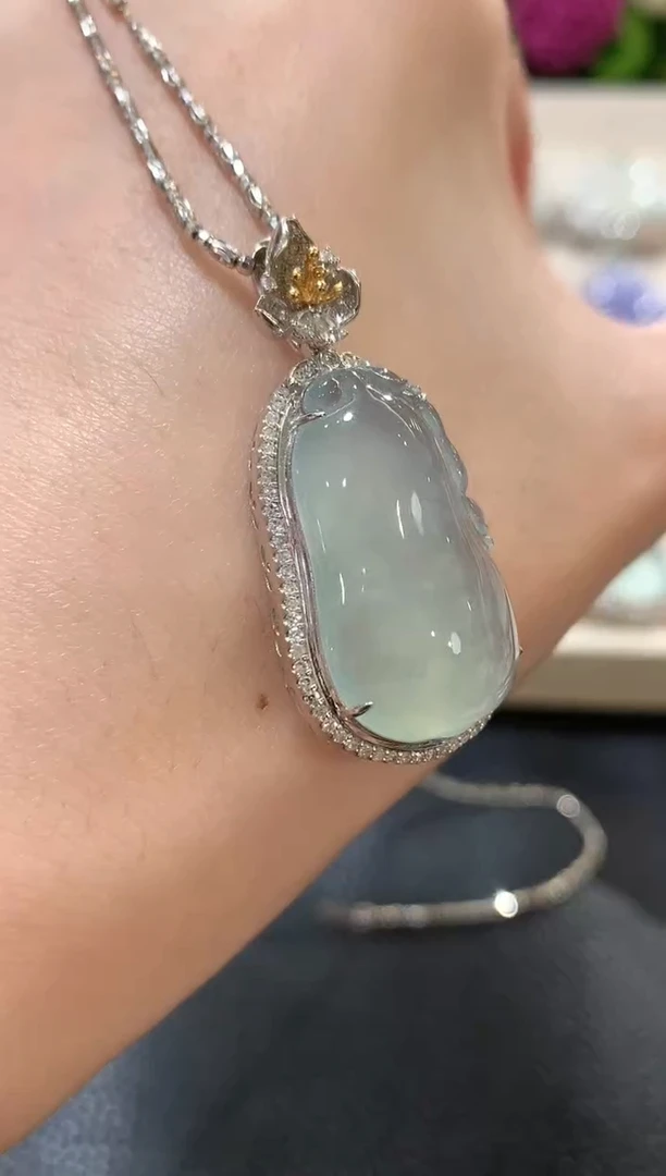 吊坠(不含链)18K金镶嵌翡翠b66