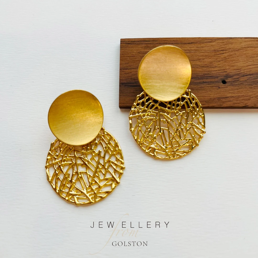 铜合金耳饰 金色镂空耳钉耳环法式小众高级大牌感复古s925银针