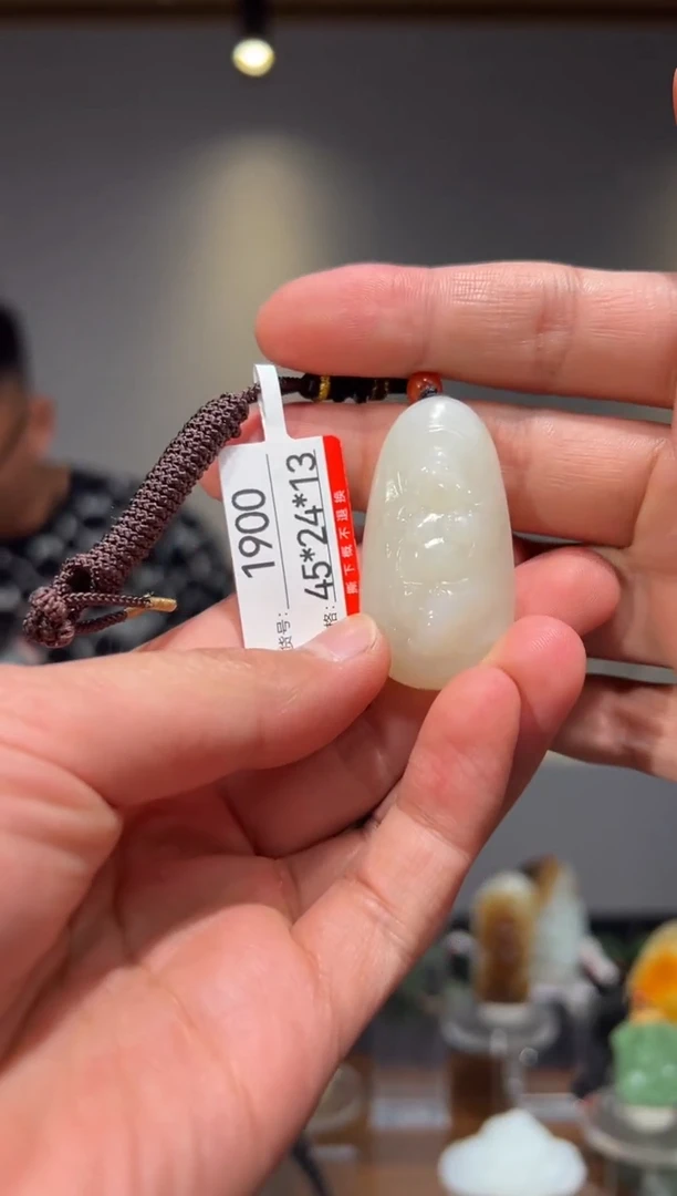 和田玉未镶嵌颈饰J