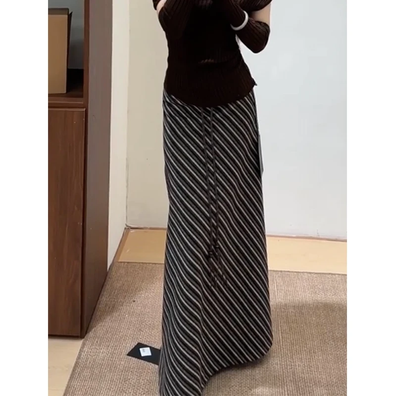 复古气质斜条纹半身裙女2025新款早秋季显瘦松紧腰抽绳半裙a字裙