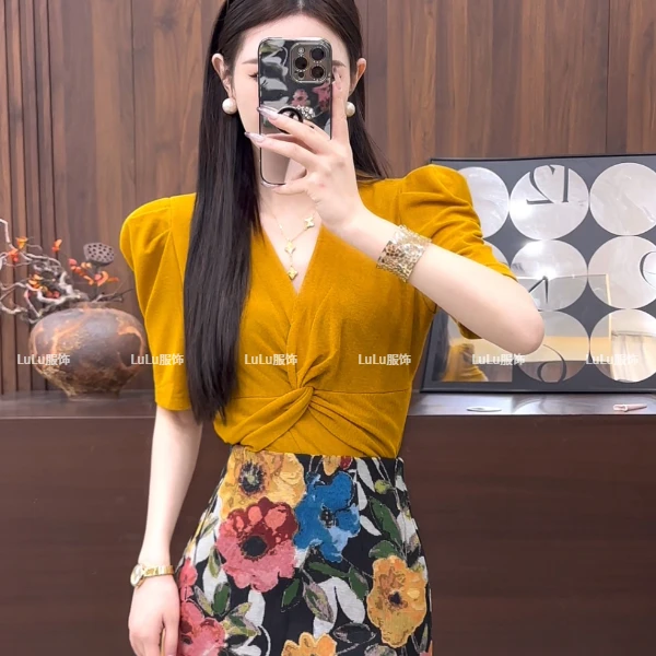 璐璐定制--25早秋新款法式优雅绝美V领收腰针织短袖气质显瘦上衣