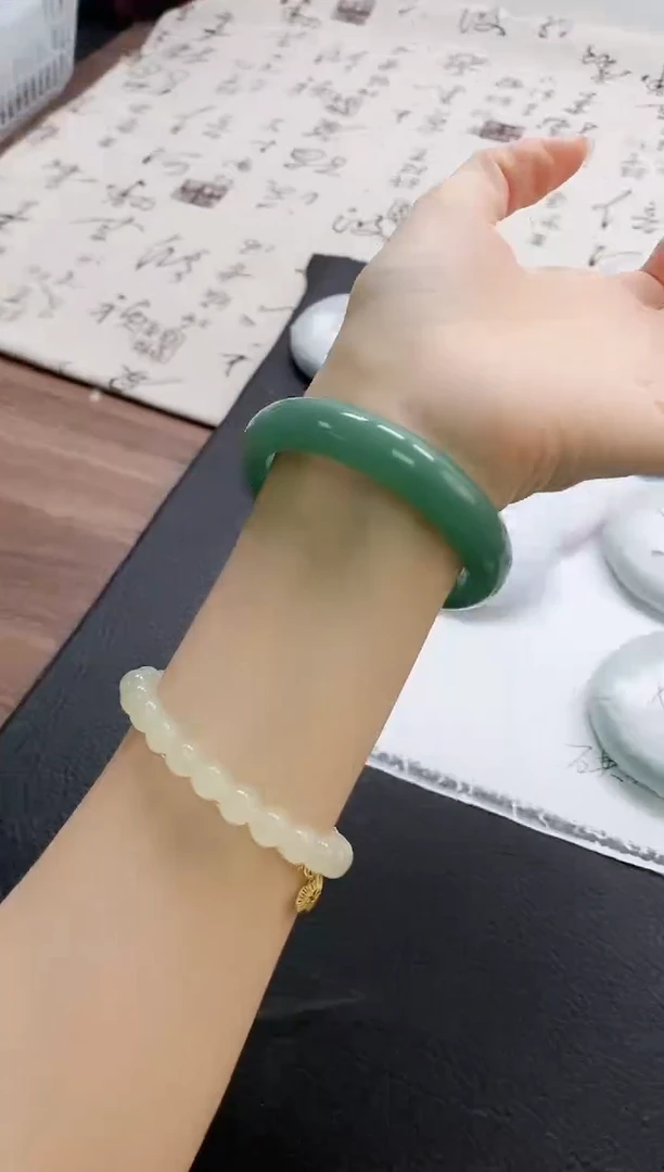 未镶嵌手镯石英质玉425-56
