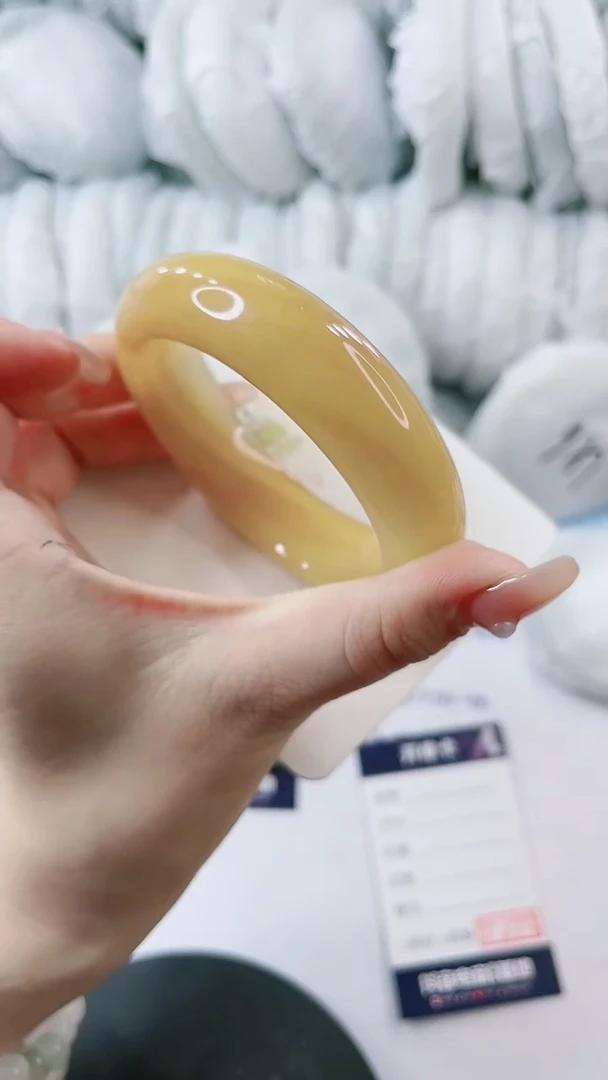 【闪购商品】石英质玉手镯未镶嵌0179322185-多样性发货