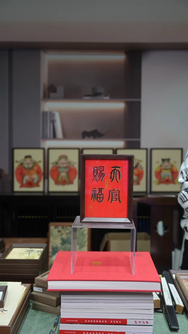 国画8寸不落名国画摆台多样性 带框发货  7110