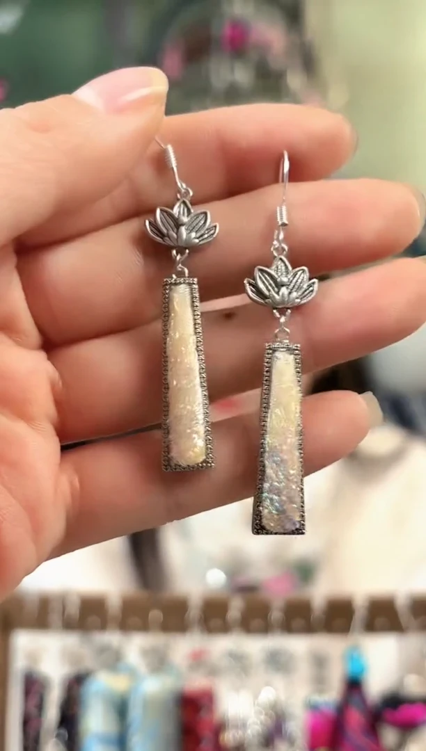 彩云南阁非遗老绣饰品085