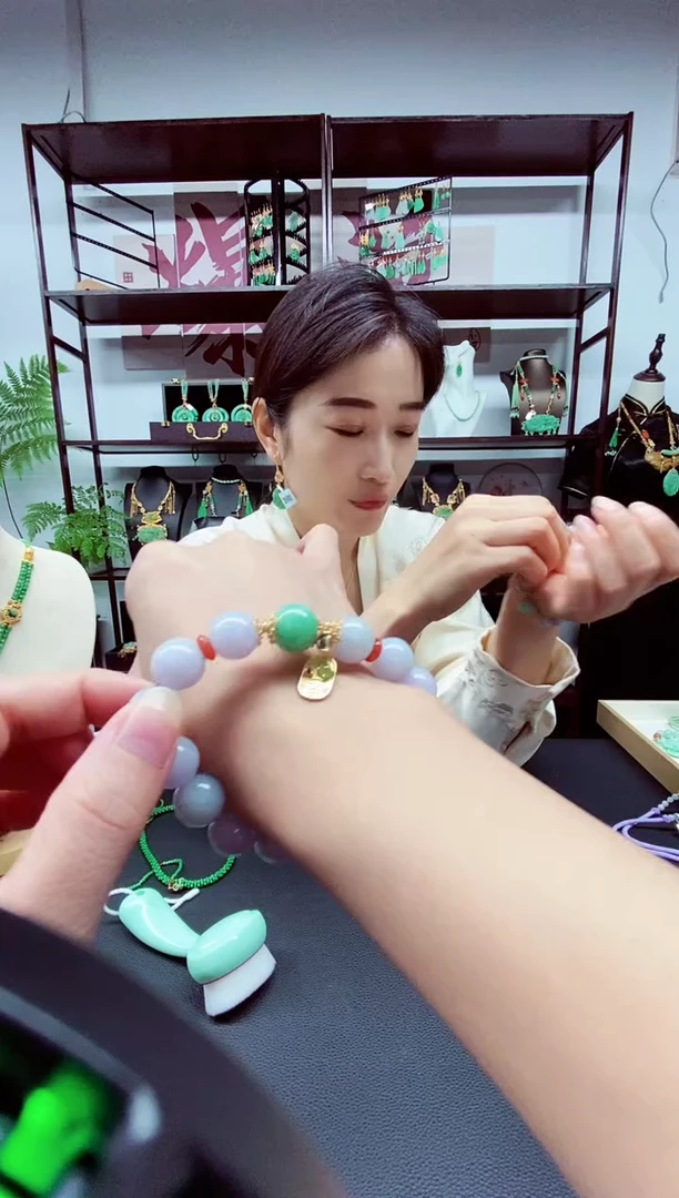 翡翠未镶嵌颈饰翡翠手链