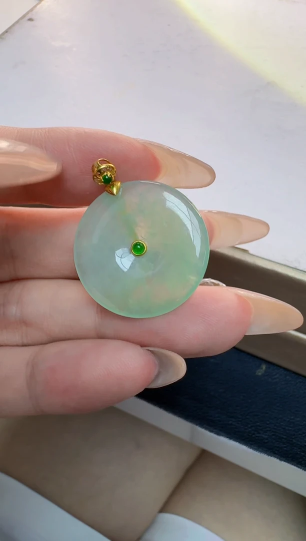 翡翠18K金镶嵌吊坠(不含链)缅甸A货翡翠