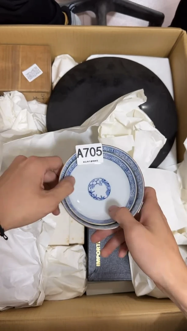 瓷片俢****者705 中古商品，谨慎购买