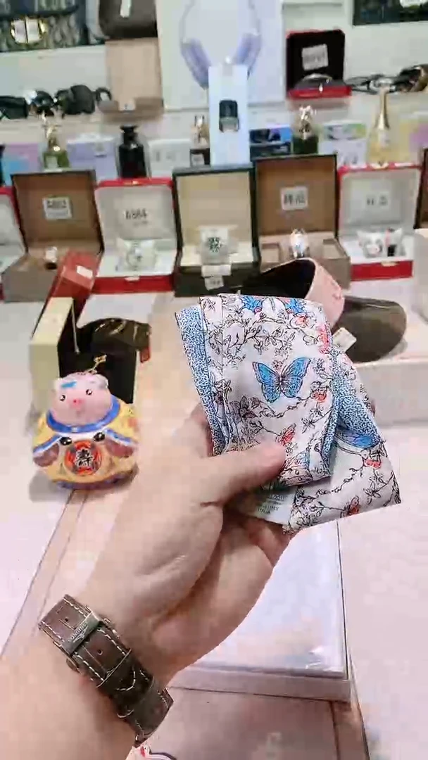 瓷片瓷器 库房到期 全部地板价@@1